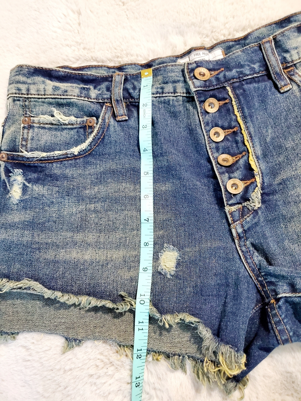 FREE PEOPLE Button Fly Distressed Denim Shorts Boho Festival Beach W29 - Picture 8 of 11